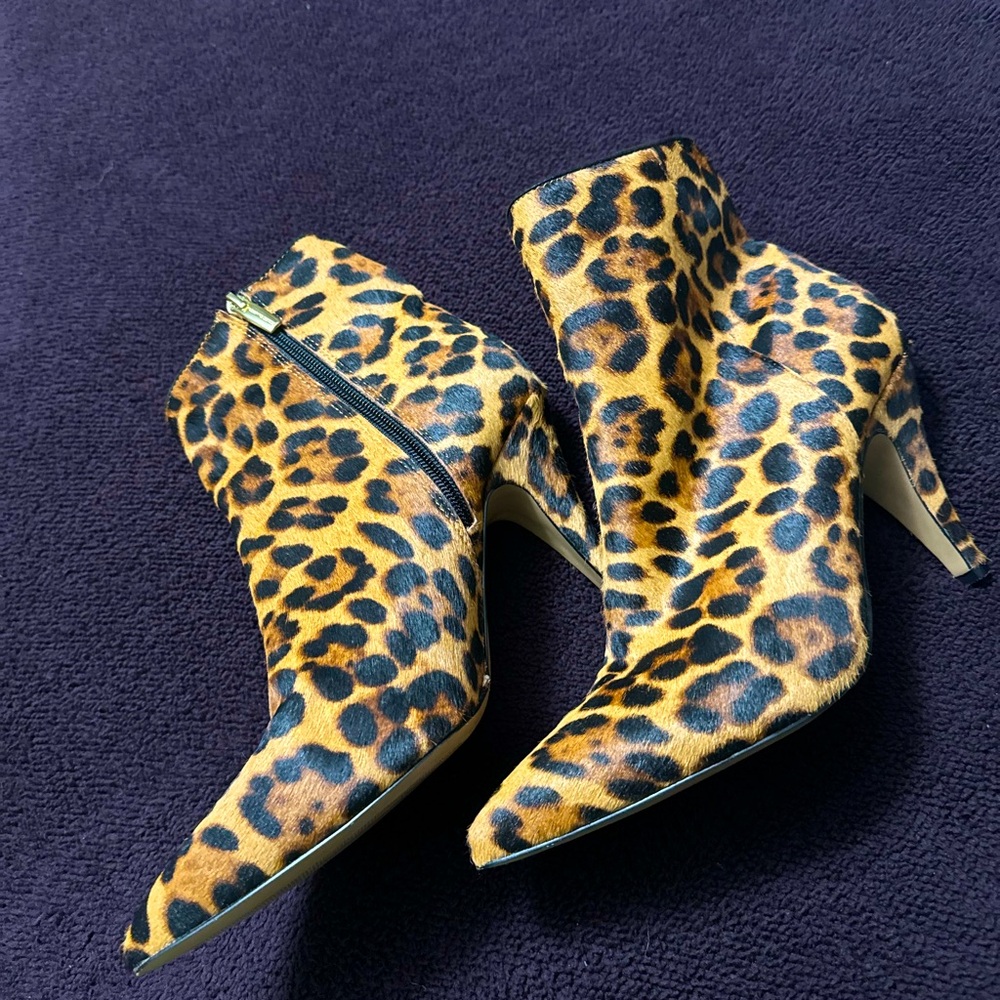 SOLD!! Size 10. Worn a few times.